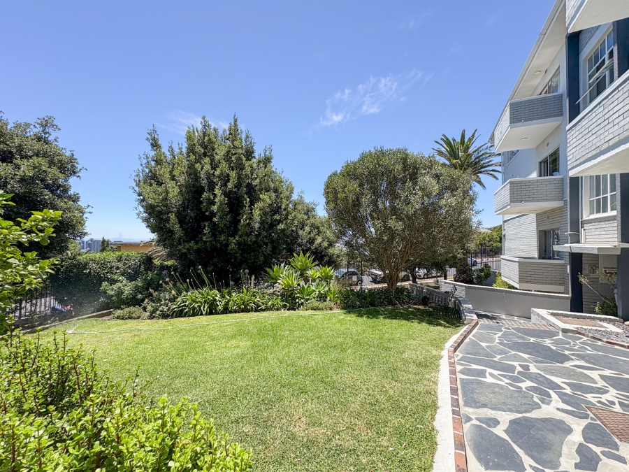 2 Bedroom Property for Sale in Vredehoek Western Cape